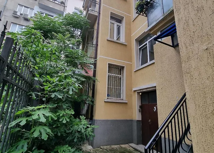 Cozy & Stylish In The Heart Of